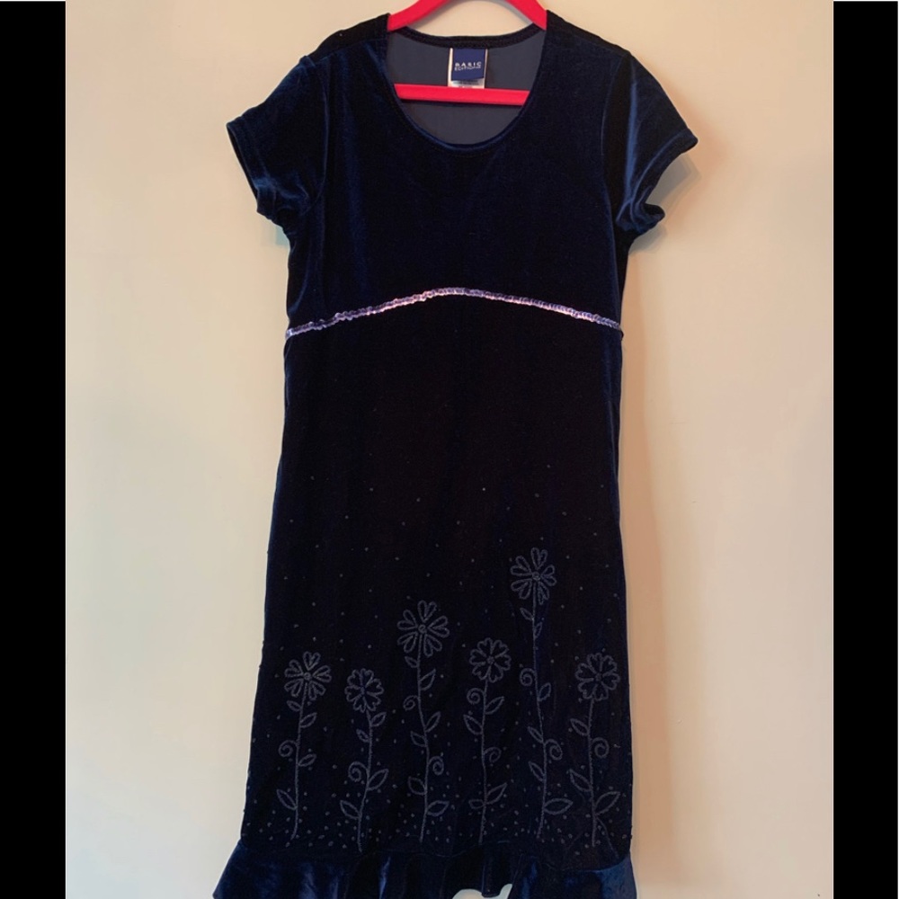 Basic Edition Dress - Picture 2 of 4